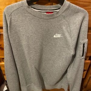 Grey Nike crewneck Medium
